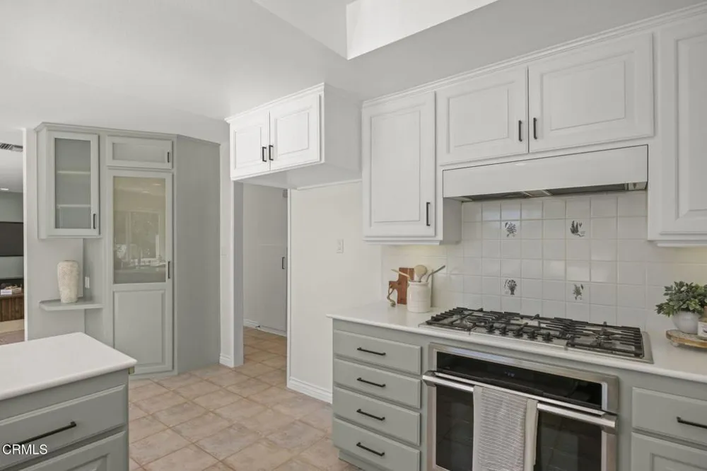 6442 Pinion Street Oak Park, CA 91377