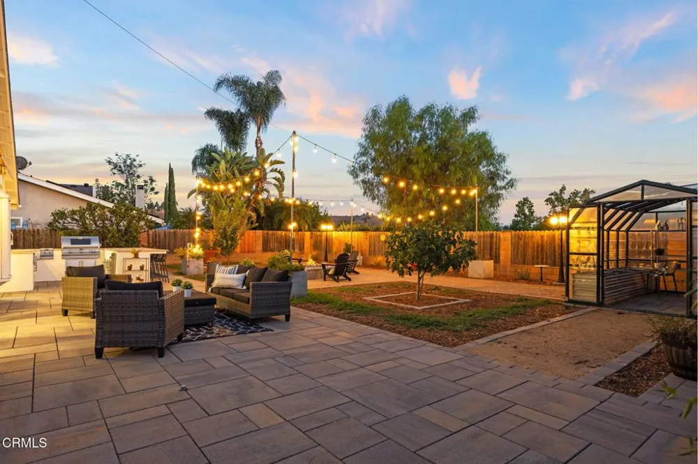 6442 Pinion Street Oak Park, CA 91377