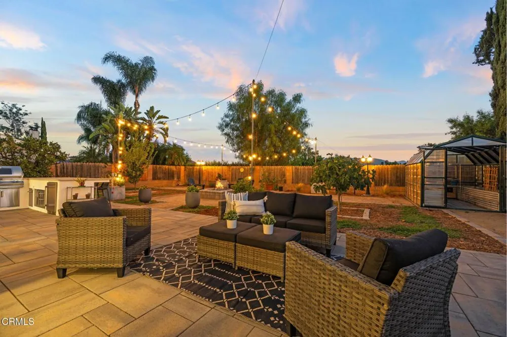 6442 Pinion Street Oak Park, CA 91377