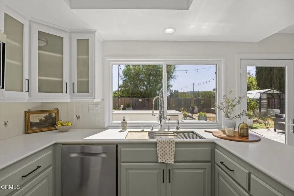 6442 Pinion Street Oak Park, CA 91377