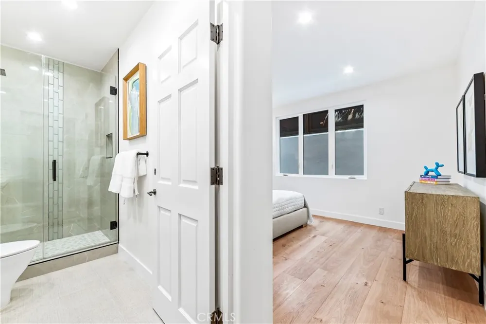 541 4th Manhattan Beach, CA 90266