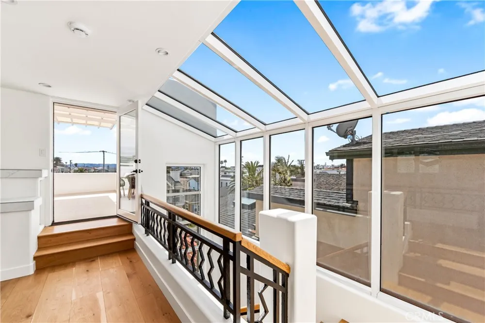 541 4th Manhattan Beach, CA 90266