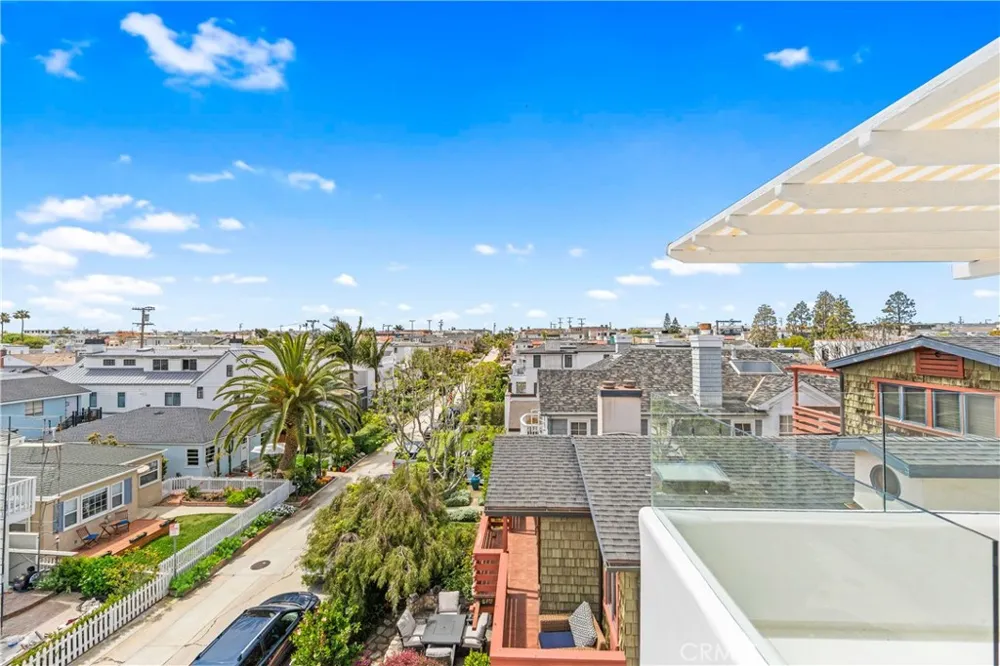 541 4th Manhattan Beach, CA 90266