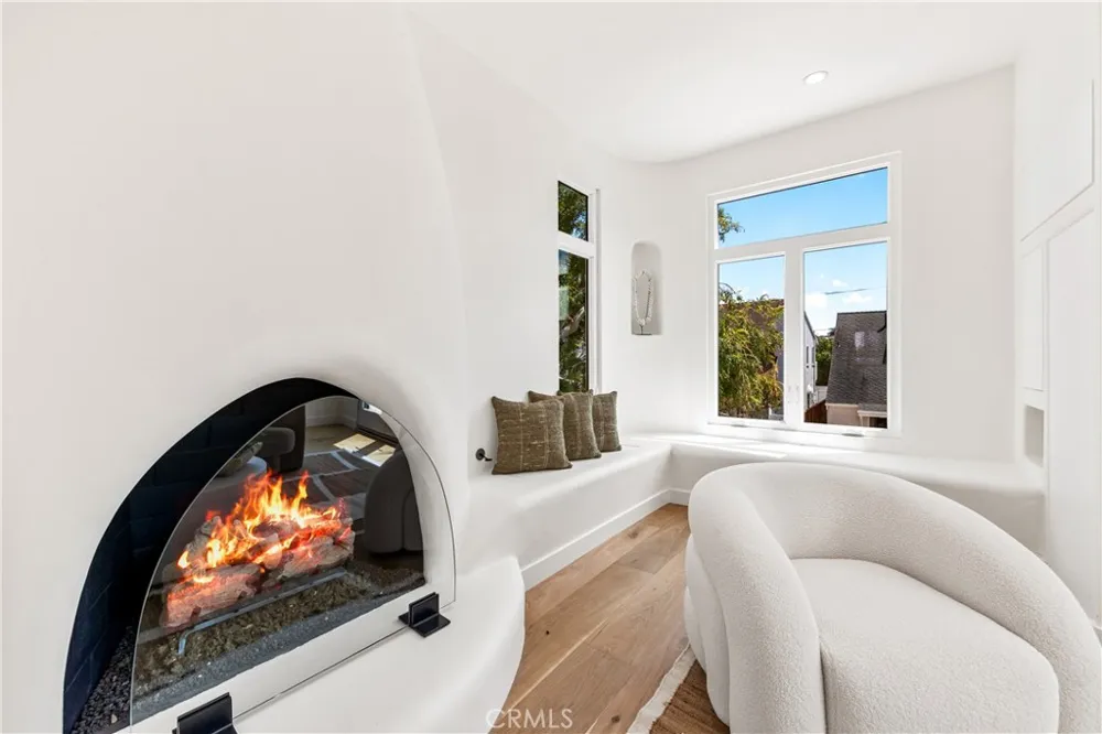 541 4th Manhattan Beach, CA 90266