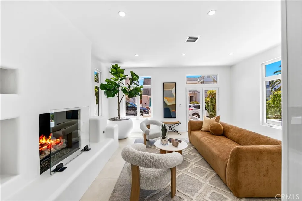 541 4th Manhattan Beach, CA 90266