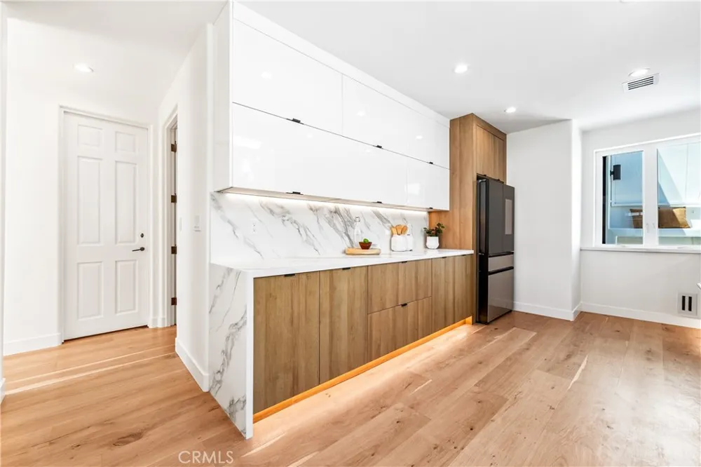 541 4th Manhattan Beach, CA 90266