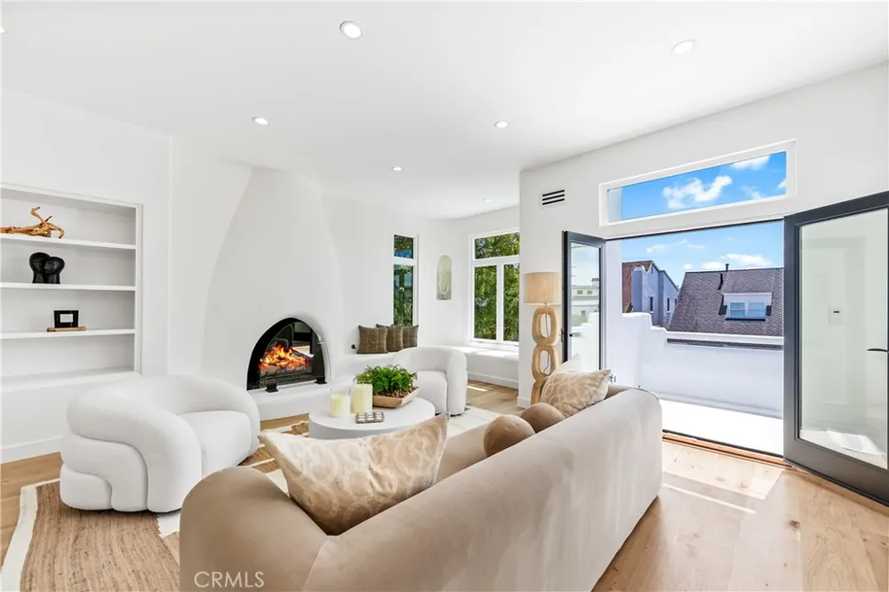 541 4th Manhattan Beach, CA 90266