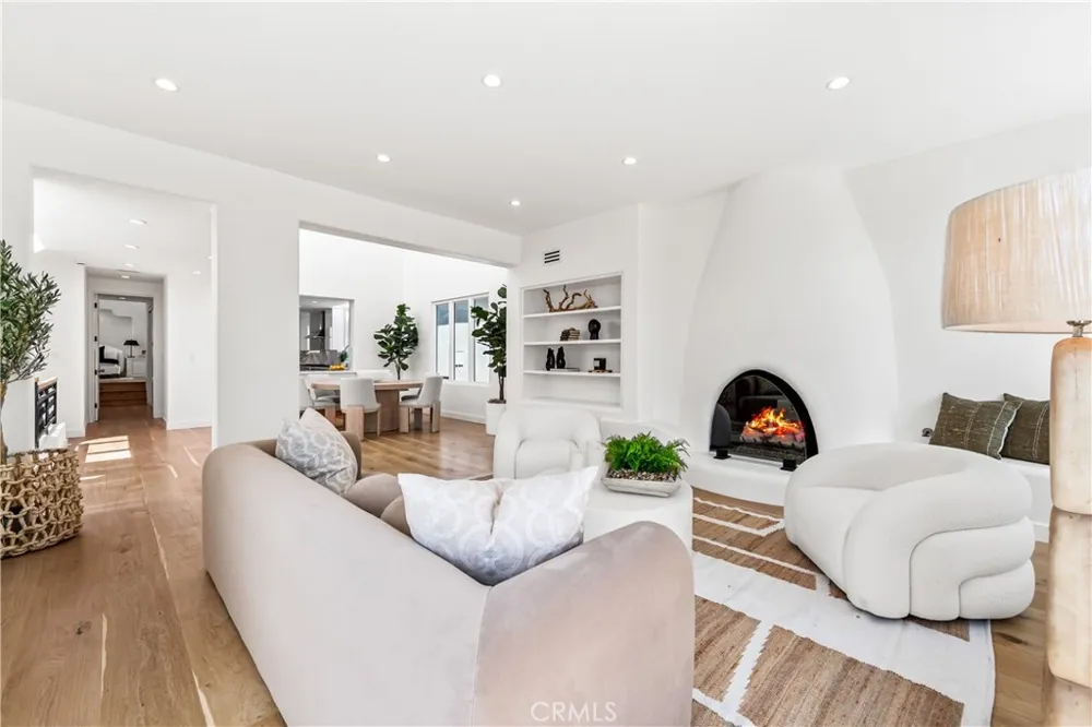 541 4th Manhattan Beach, CA 90266