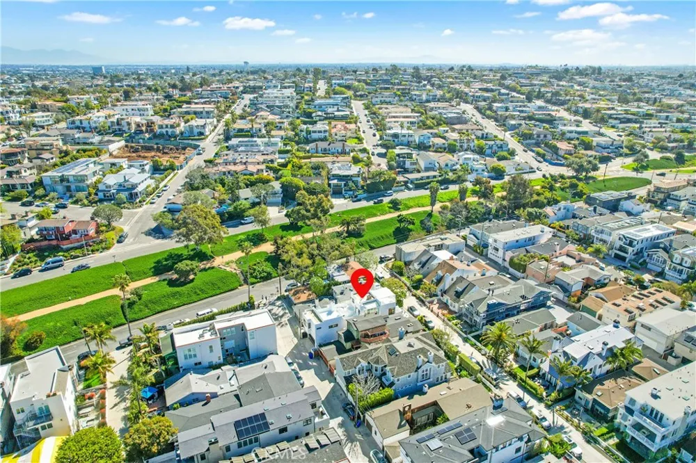 541 4th Manhattan Beach, CA 90266