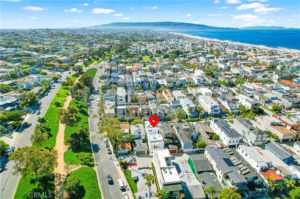 541 4th Manhattan Beach, CA 90266