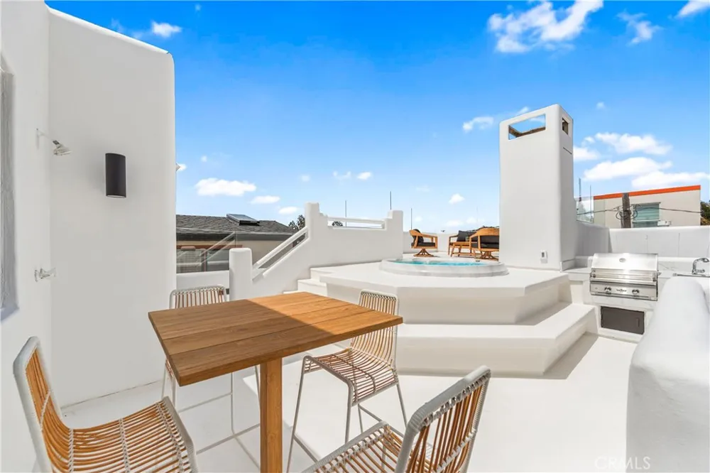 541 4th Manhattan Beach, CA 90266
