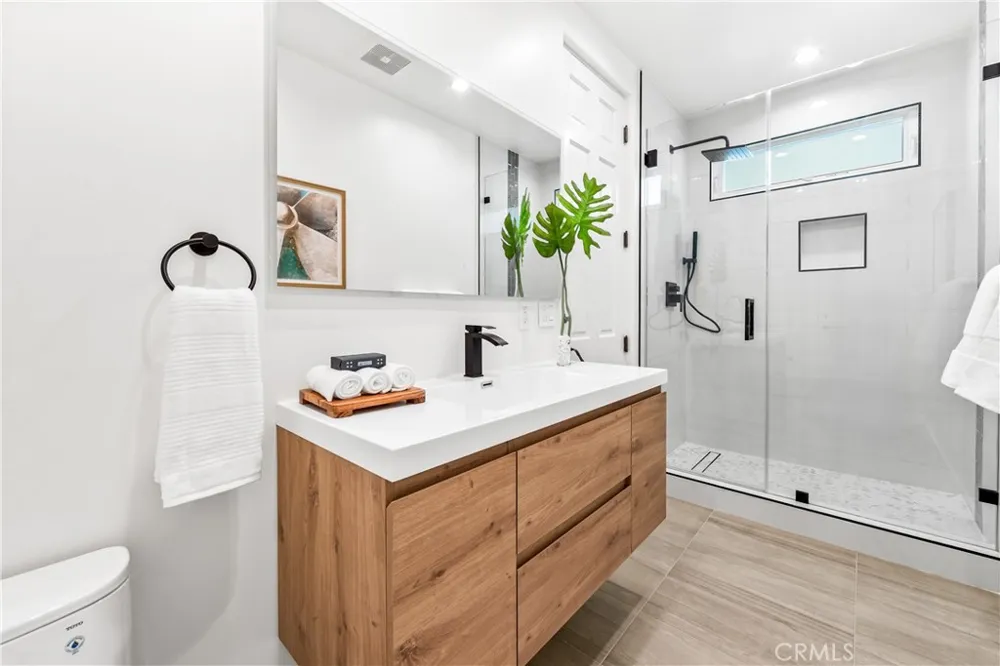 541 4th Manhattan Beach, CA 90266