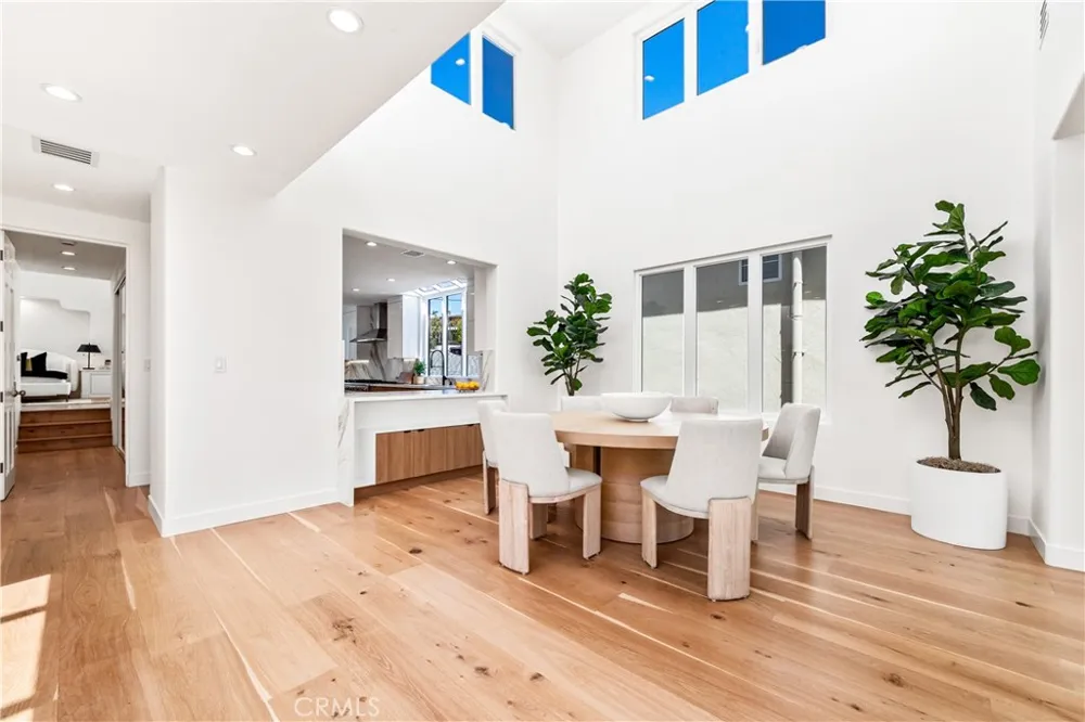 541 4th Manhattan Beach, CA 90266