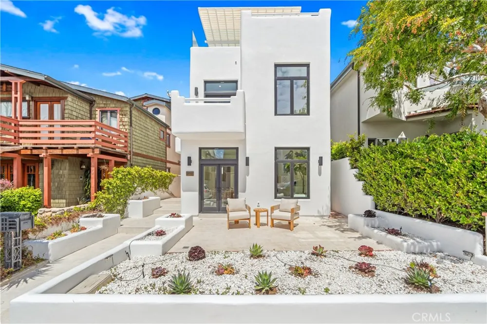 541 4th Manhattan Beach, CA 90266