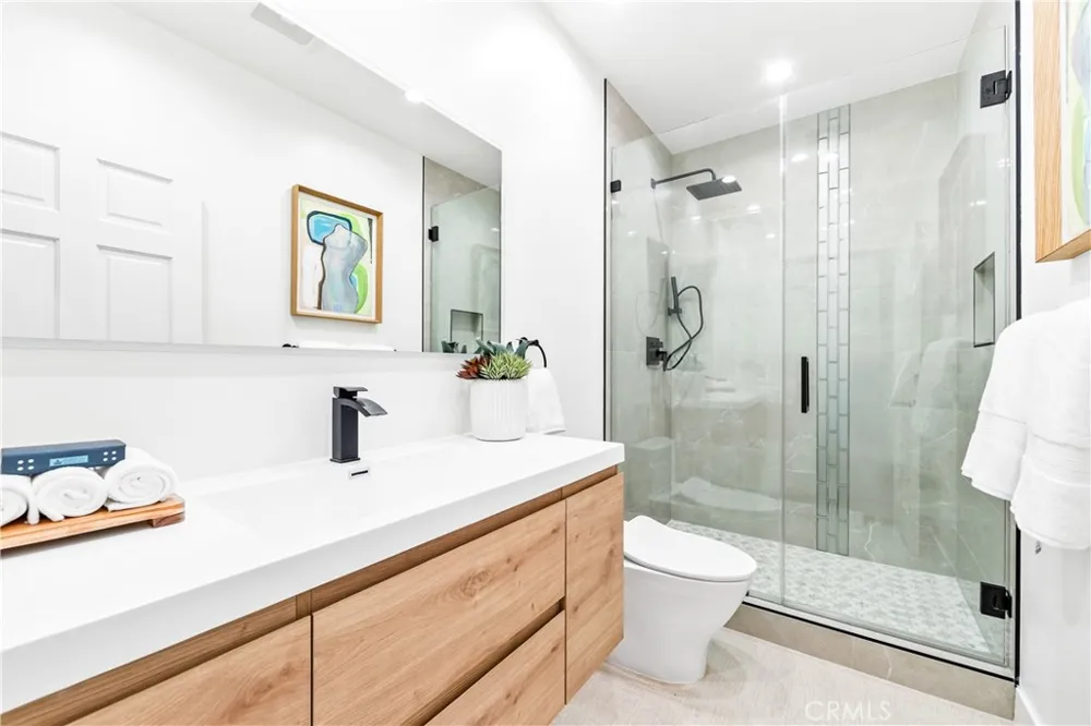 541 4th Manhattan Beach, CA 90266