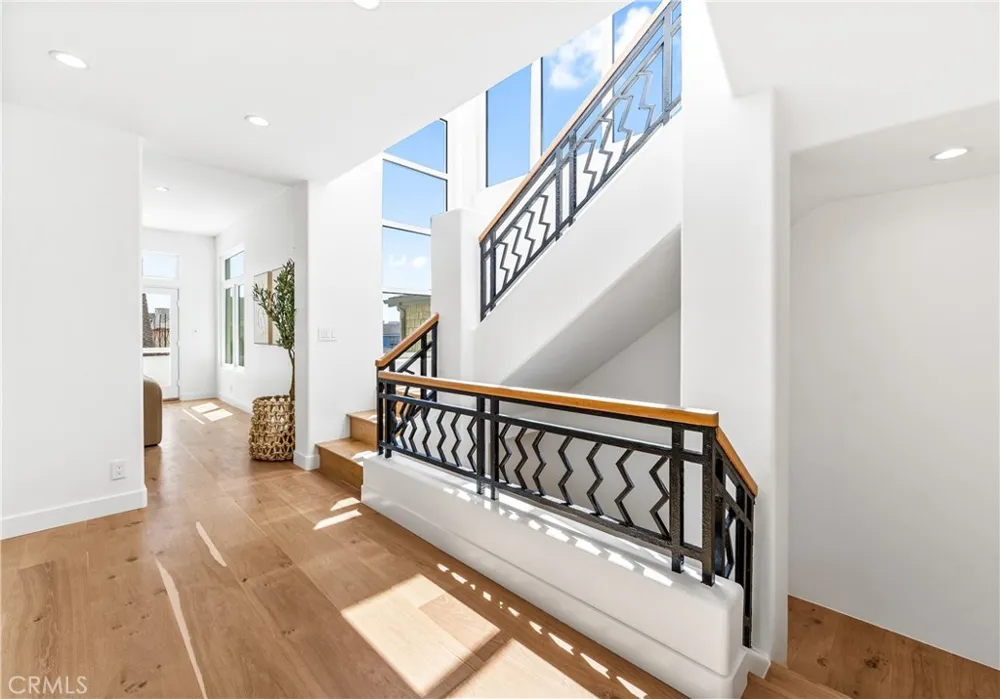 541 4th Manhattan Beach, CA 90266