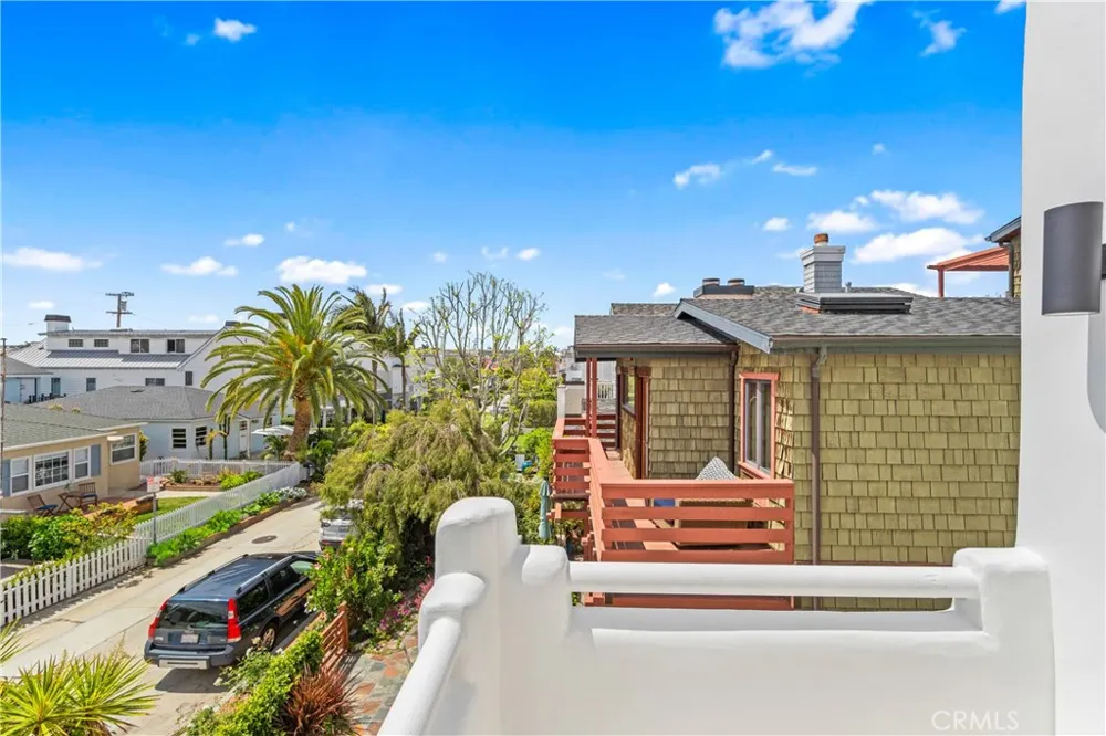 541 4th Manhattan Beach, CA 90266