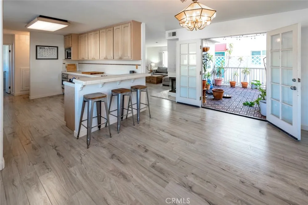 546 11th #C Hermosa Beach, CA 90254