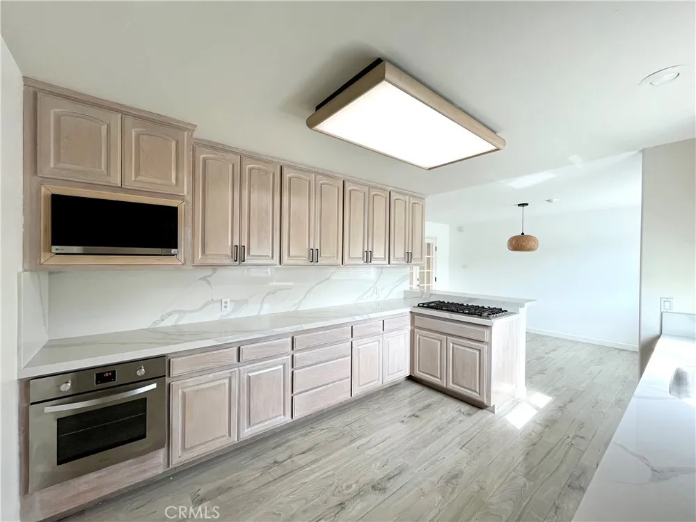 546 11th #C Hermosa Beach, CA 90254