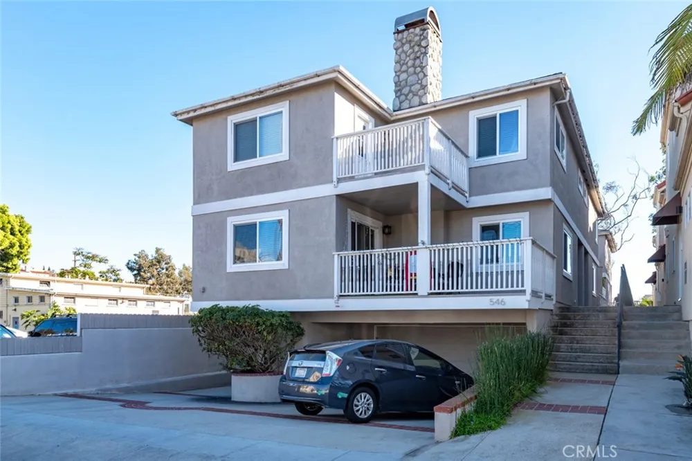 546 11th #C Hermosa Beach, CA 90254