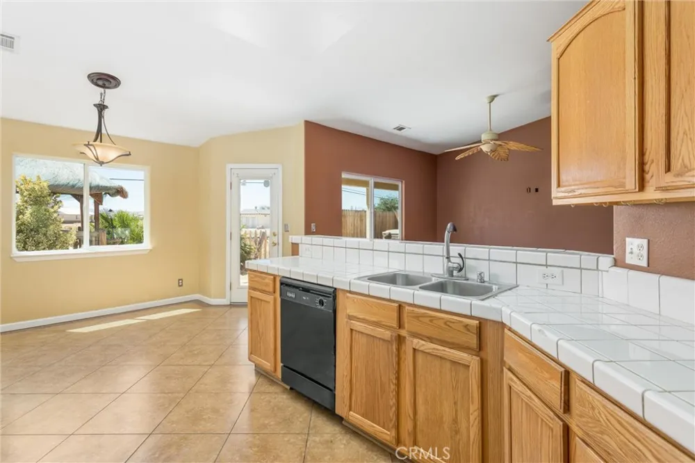 20989 South Road Apple Valley, CA 92307