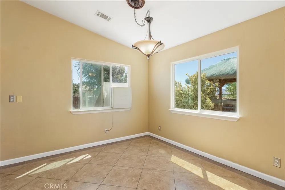 20989 South Road Apple Valley, CA 92307