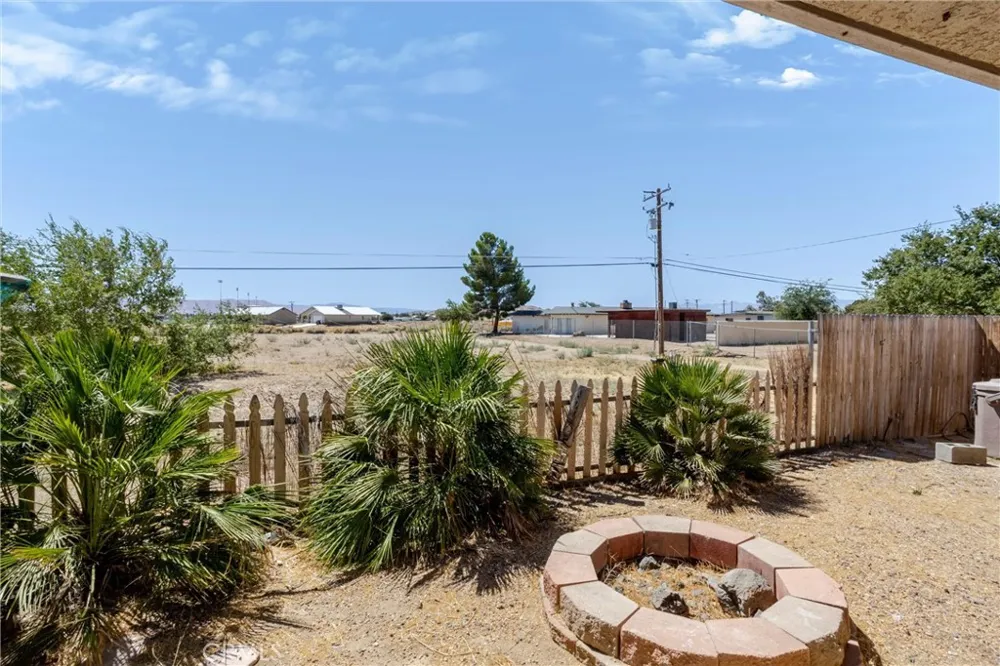 20989 South Road Apple Valley, CA 92307