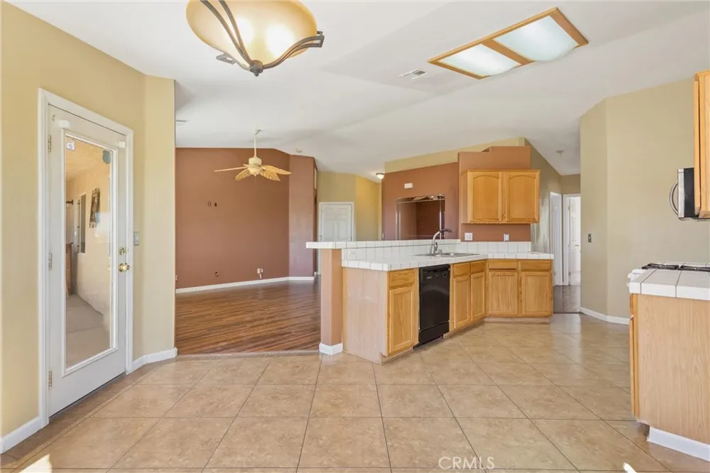 20989 South Road Apple Valley, CA 92307