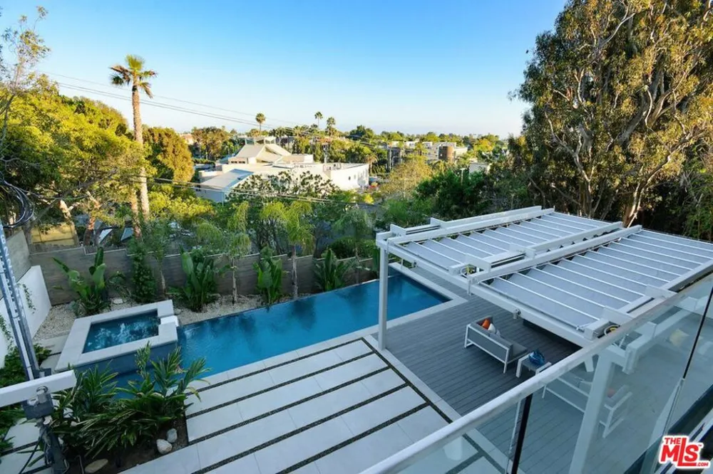 16132 Alcima Avenue Los Angeles, CA 90272