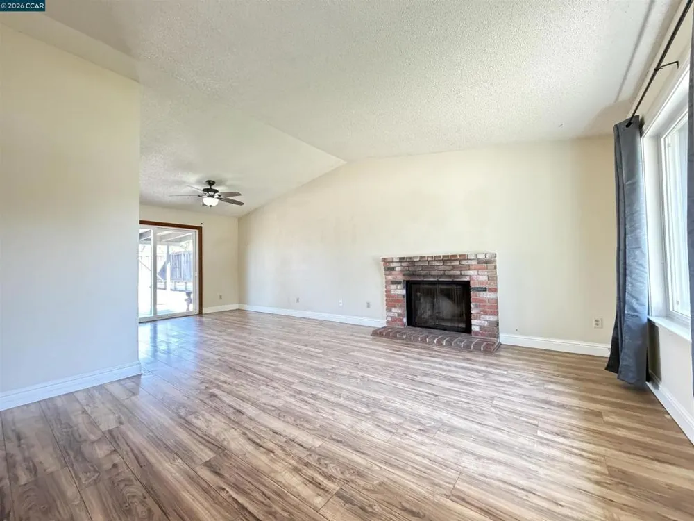 5260 Robert Way Oakley, CA 94561