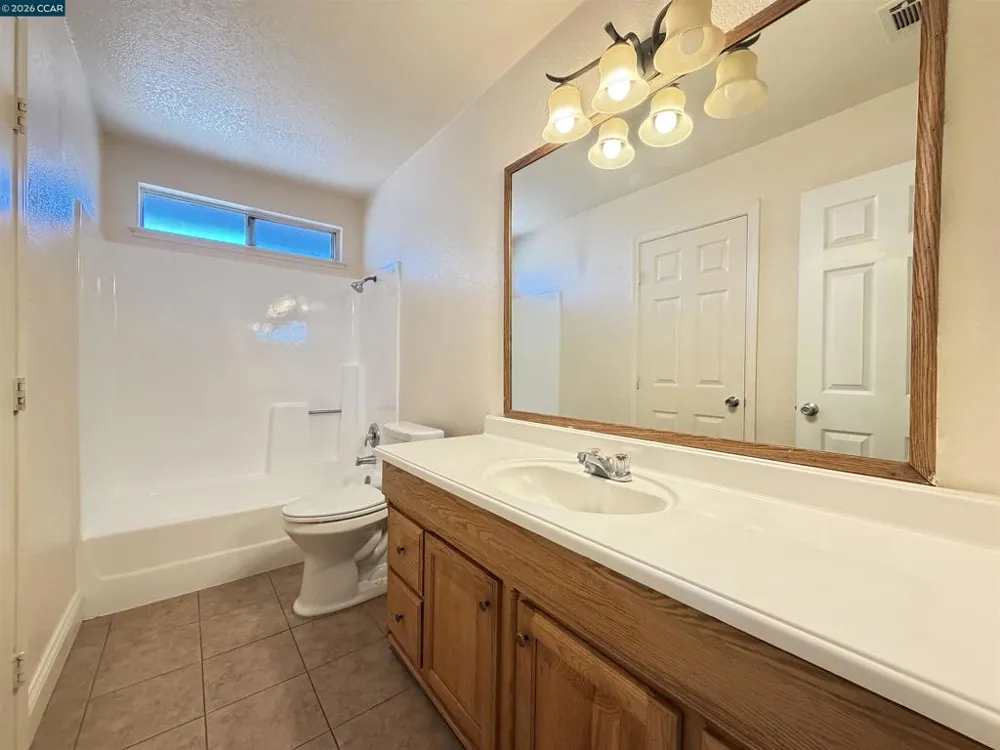 5260 Robert Way Oakley, CA 94561