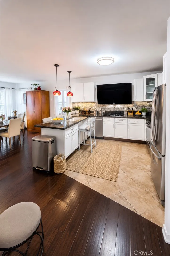 800 Hobart Los Angeles, CA 90029