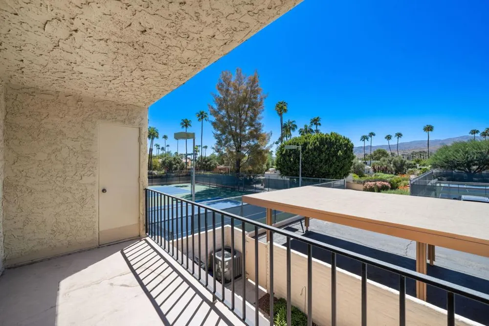 2338 Los Patos Drive Palm Springs, CA 92264