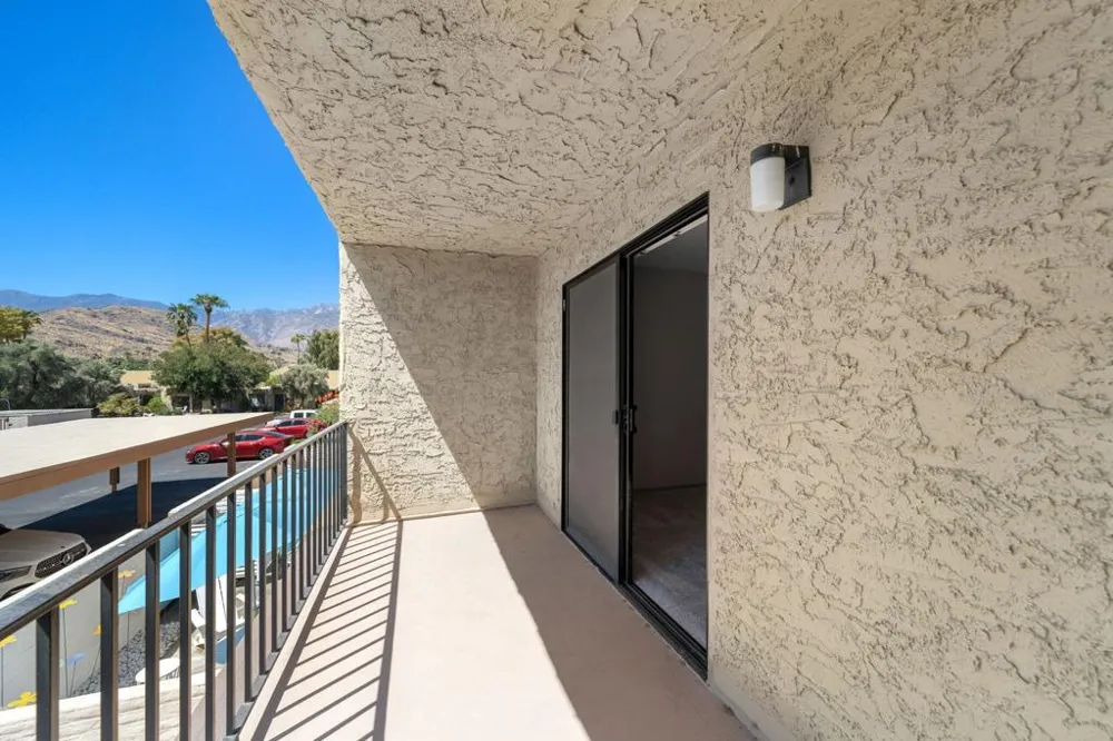 2338 Los Patos Drive Palm Springs, CA 92264