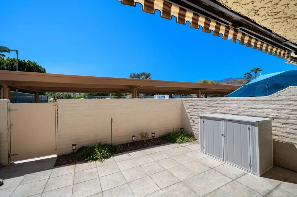 2338 Los Patos Drive Palm Springs, CA 92264