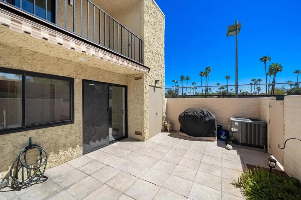 2338 Los Patos Drive Palm Springs, CA 92264