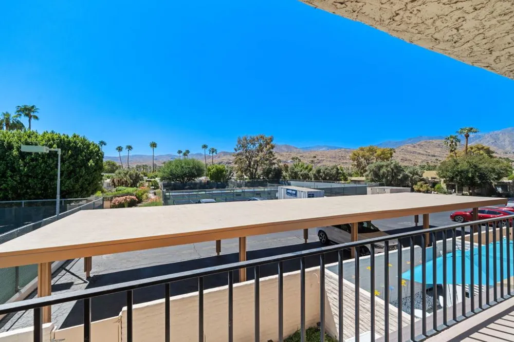 2338 Los Patos Drive Palm Springs, CA 92264