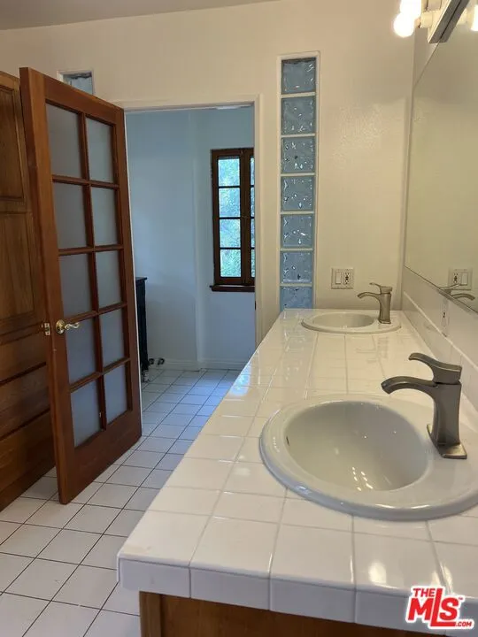 639 Navy Street #B Santa Monica, CA 90405