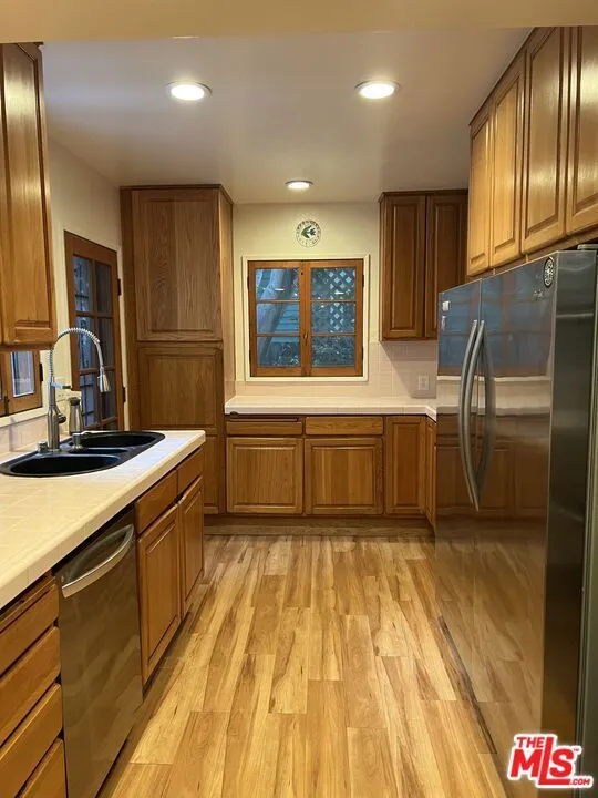 639 Navy Street #B Santa Monica, CA 90405