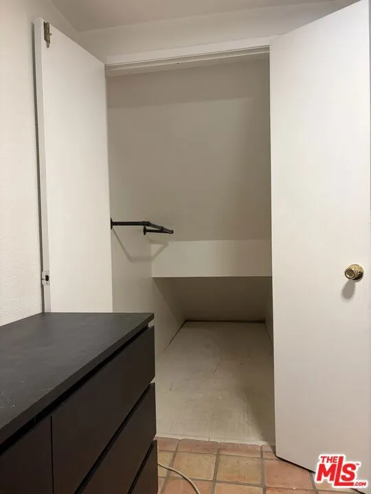 639 Navy Street #B Santa Monica, CA 90405