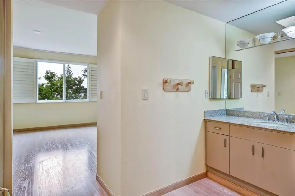 30 Lorton Avenue #303 Burlingame, CA 94010
