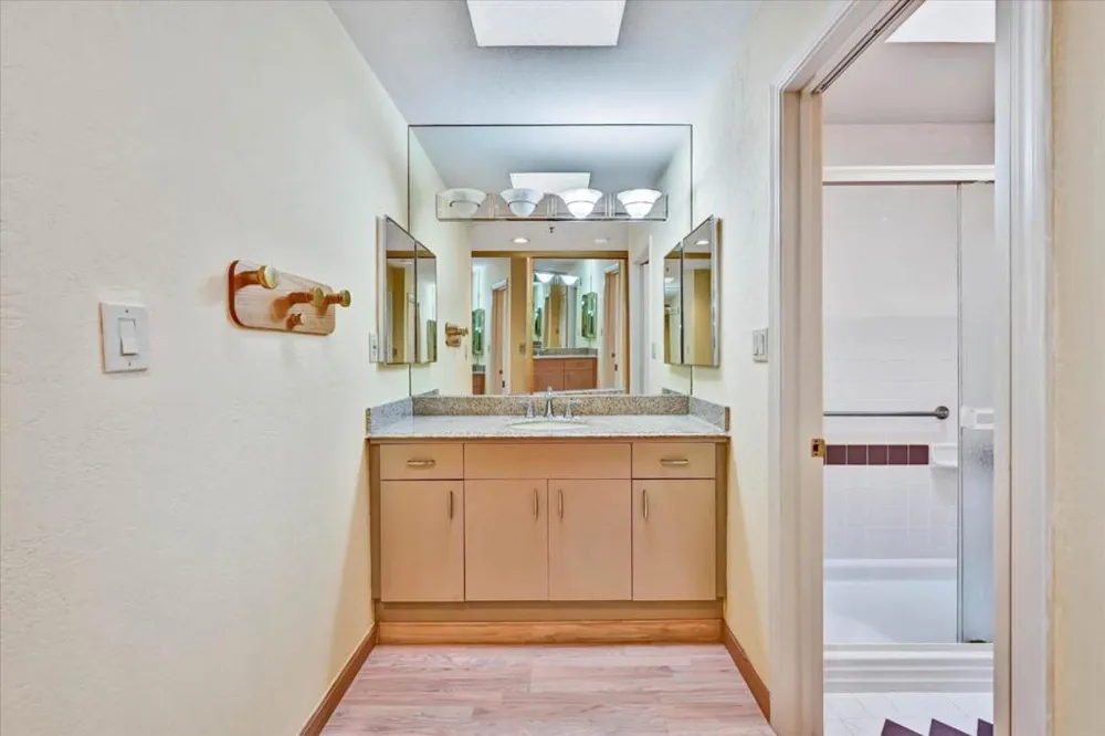 30 Lorton Avenue #303 Burlingame, CA 94010