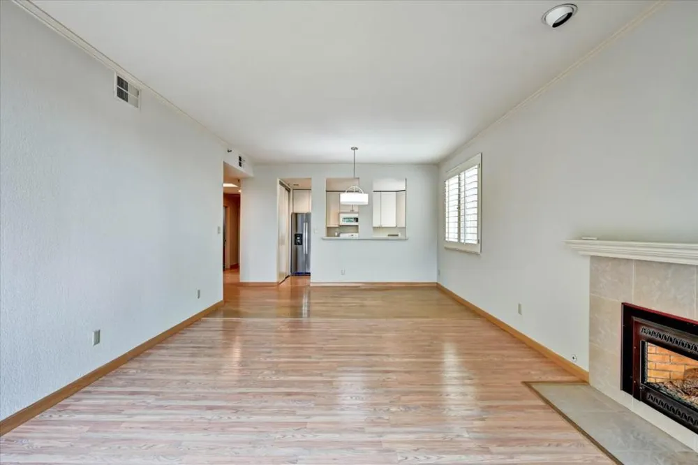 30 Lorton Avenue #303 Burlingame, CA 94010