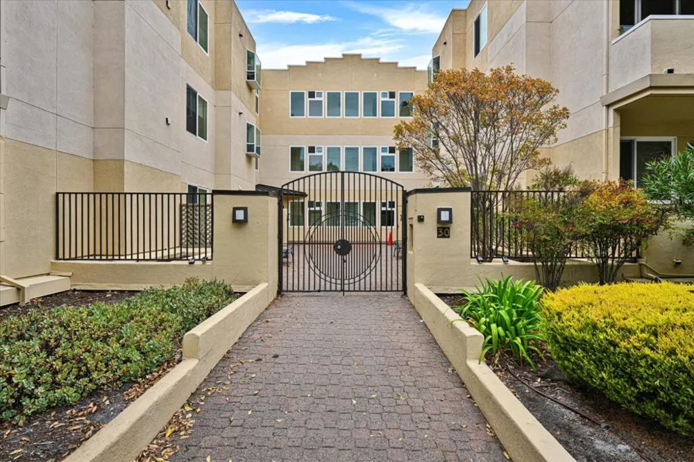 30 Lorton Avenue #303 Burlingame, CA 94010