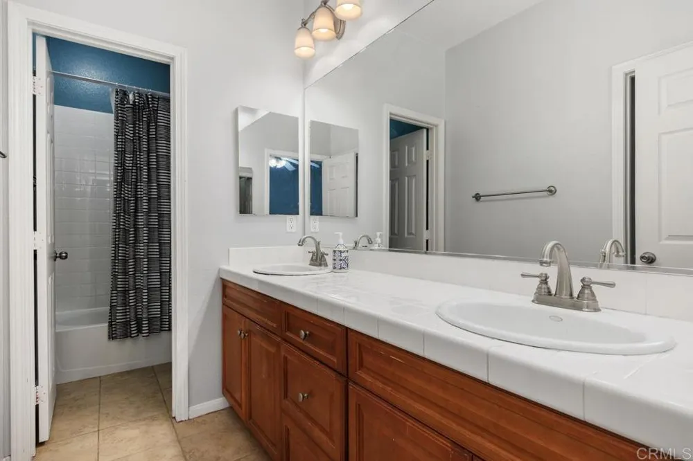2653 Fallsview Rd San Marcos, CA 92078