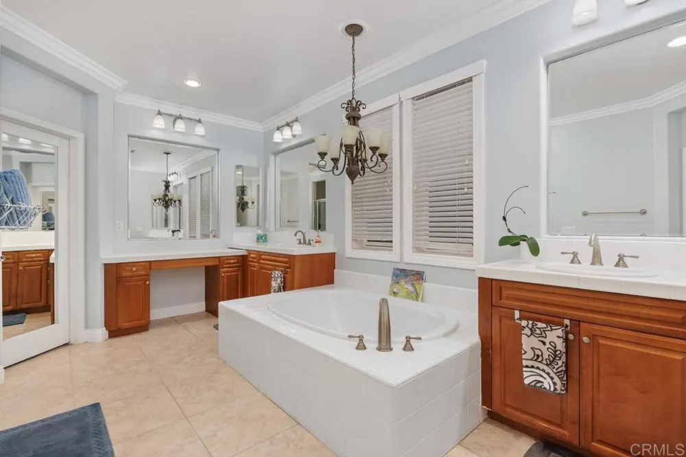 2653 Fallsview Rd San Marcos, CA 92078