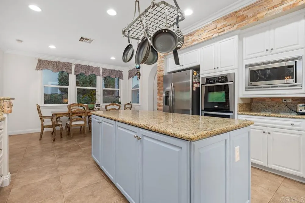 2653 Fallsview Rd San Marcos, CA 92078