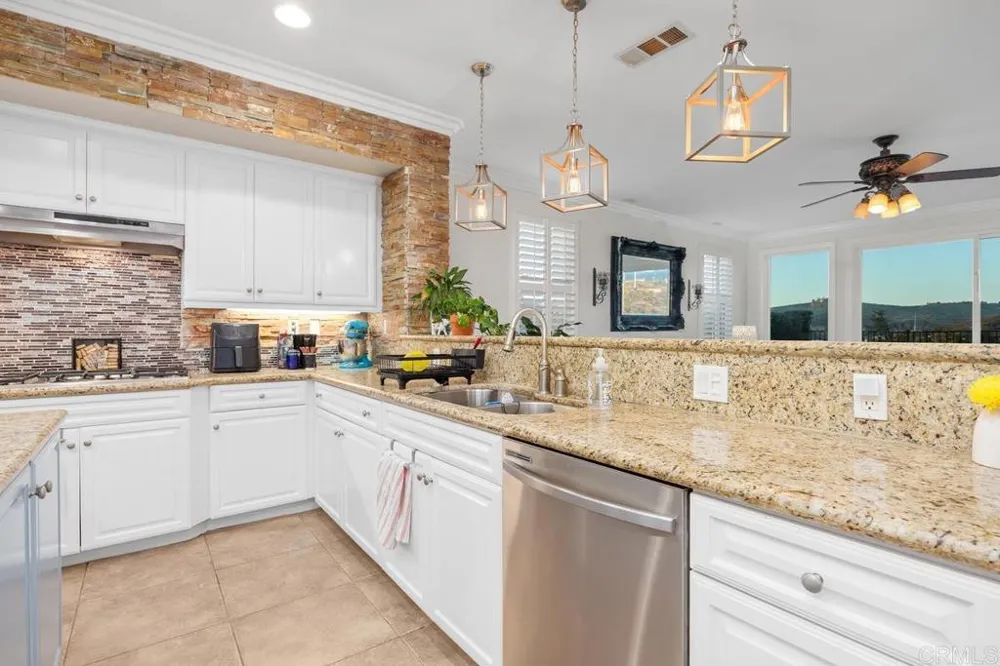 2653 Fallsview Rd San Marcos, CA 92078