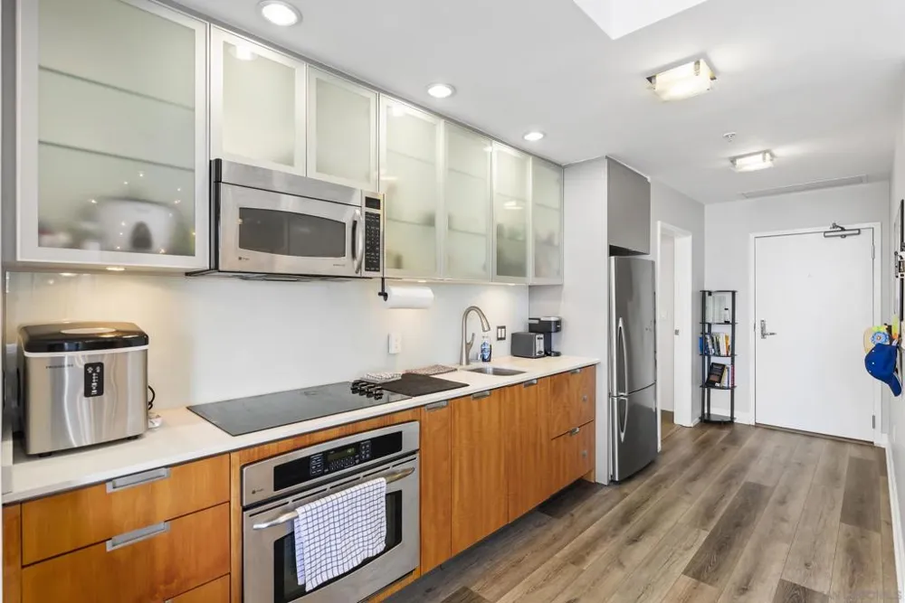 575 6th #1004 San Diego, CA 92101