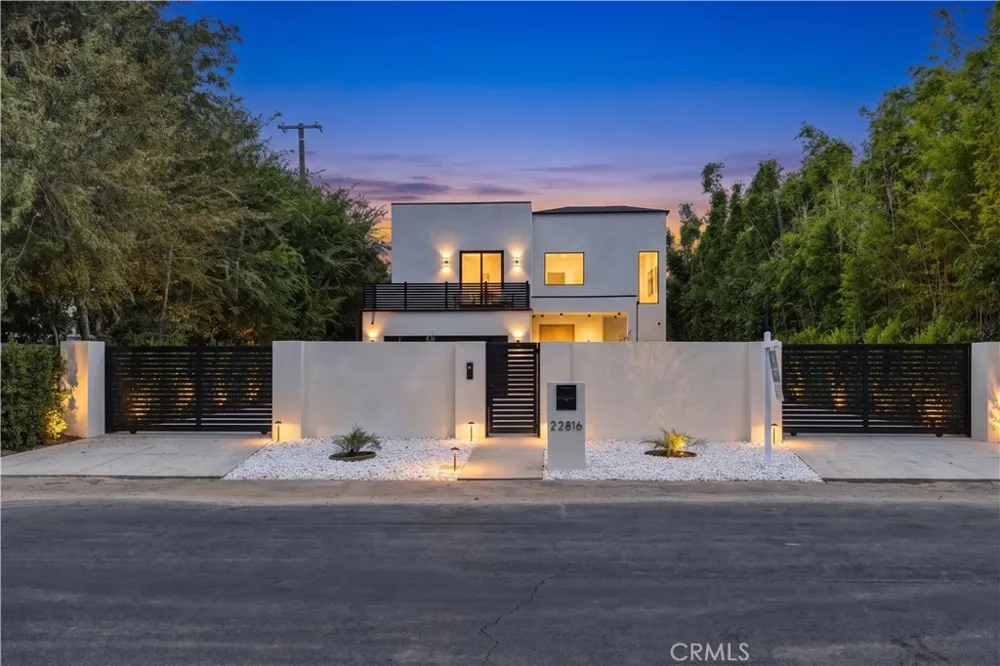 22816 Erwin Los Angeles, CA 91367